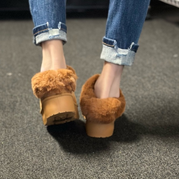 CAMEL FAUX FUR LINED MINI PLATFORM BOOTIE - Picture 4 of 4